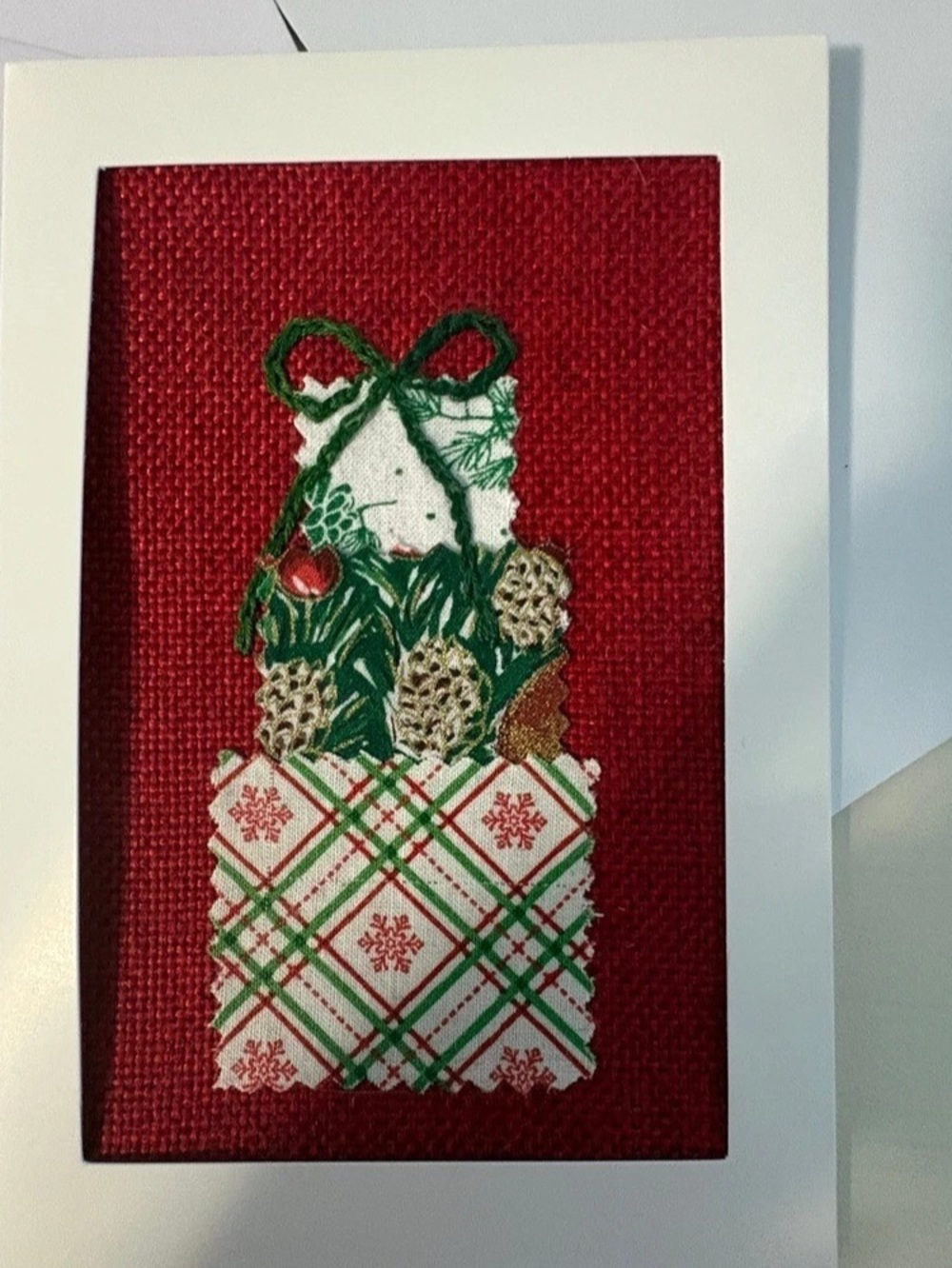 Three Handmade Embroidered Holiday Cards / Made with Vintage and rescued fabrics - Picture 3 of 6